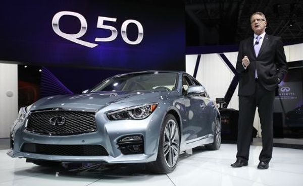 Infiniti Q50 на Международном автосалоне в Нью-Йорке-2013