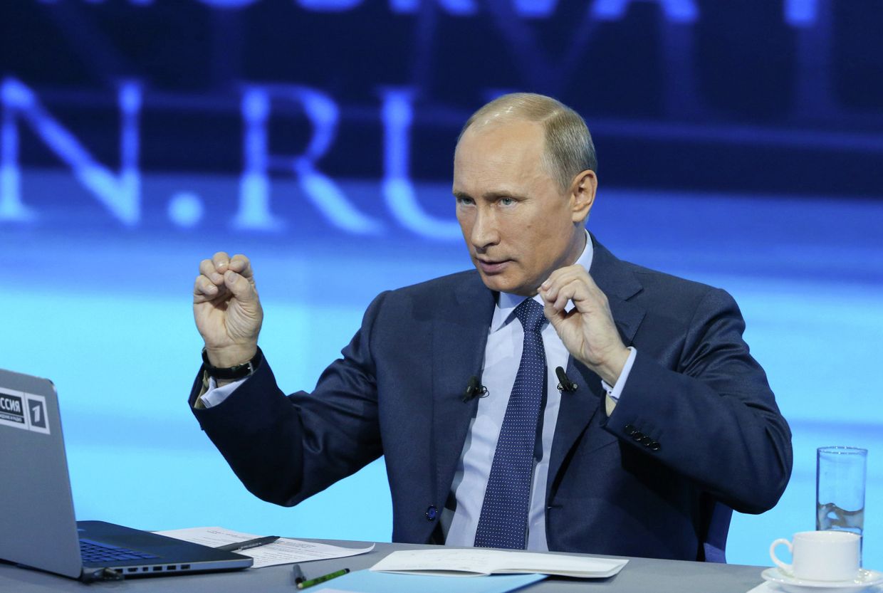 Президент РФ Владимир Путин отвечает на вопросы россиян в специальной программе Прямая линия с Владимиром Путиным