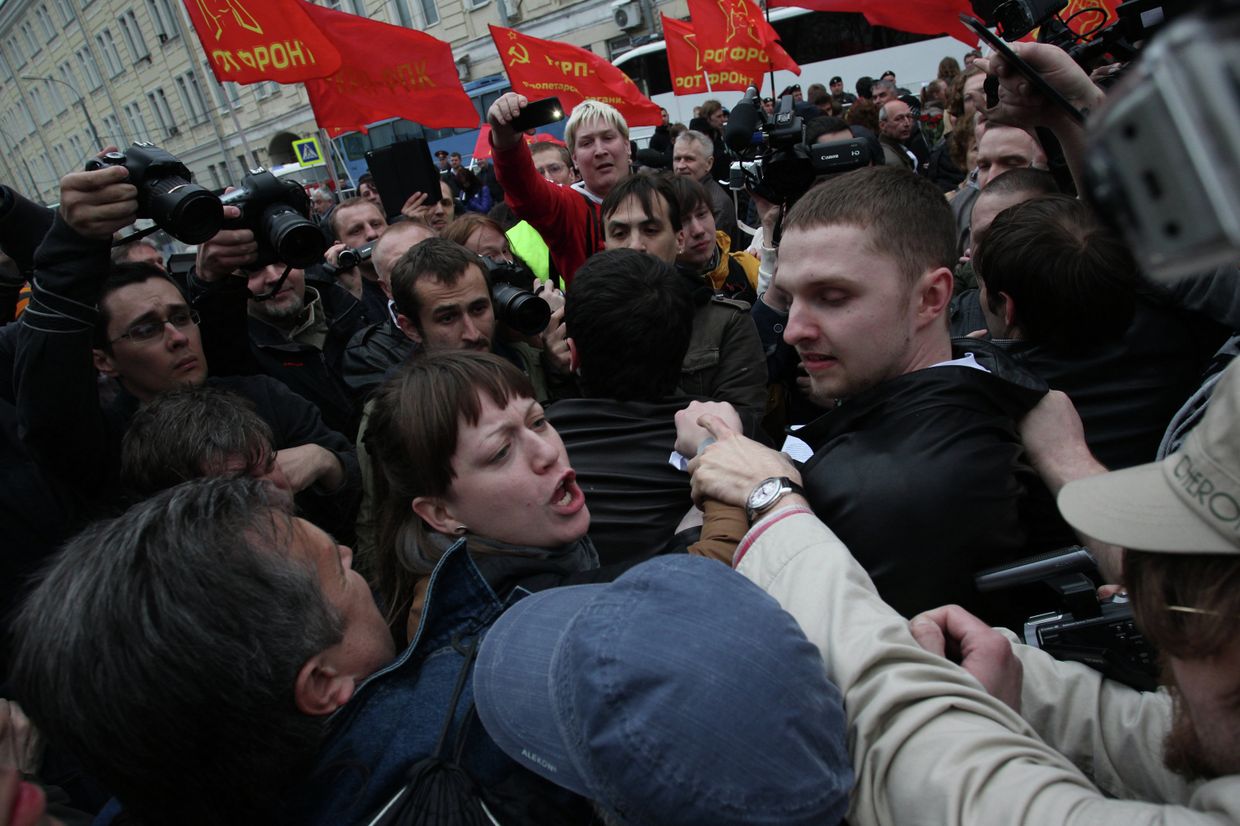 Участники митинга на Болотной площади 6 мая 2013 года