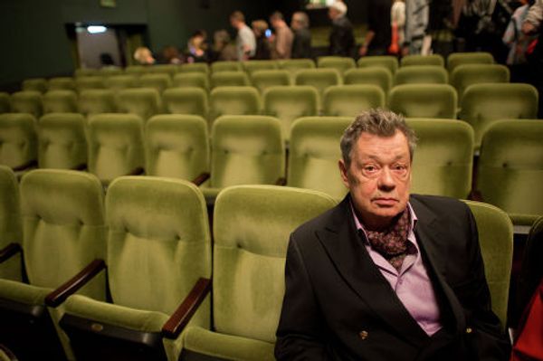 Илья Питалев «Актер Николай Караченцов во время сбора труппы театра «Ленком»
