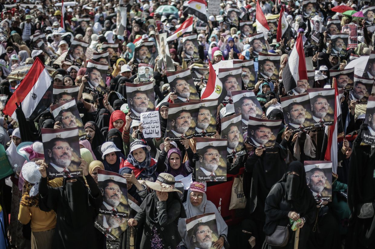 Митинг в поддержку свергнутого президента Моххамеда Мурси у мечети Рабия аль-Адавия