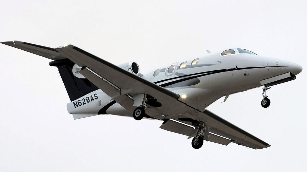 Embraer Phenom 100 — сверхлегкий реактивный самолёт бизнес-класса