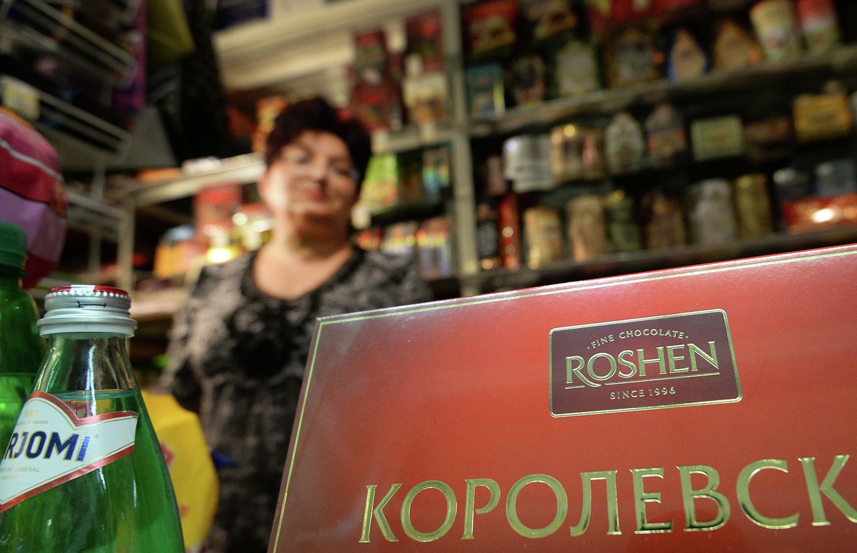 Онищенко запретил поставлять в Россию украинский шоколад Рошен