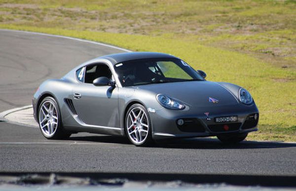 Автомоблиль Porsche