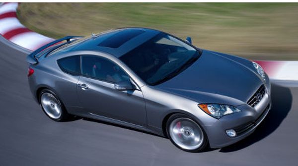 Автомобиль Hyundai Genesis