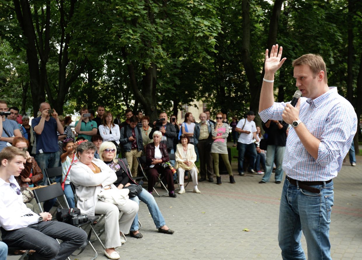 Кандидат в мэры Москвы Алексей Навальный встретился с избирателями