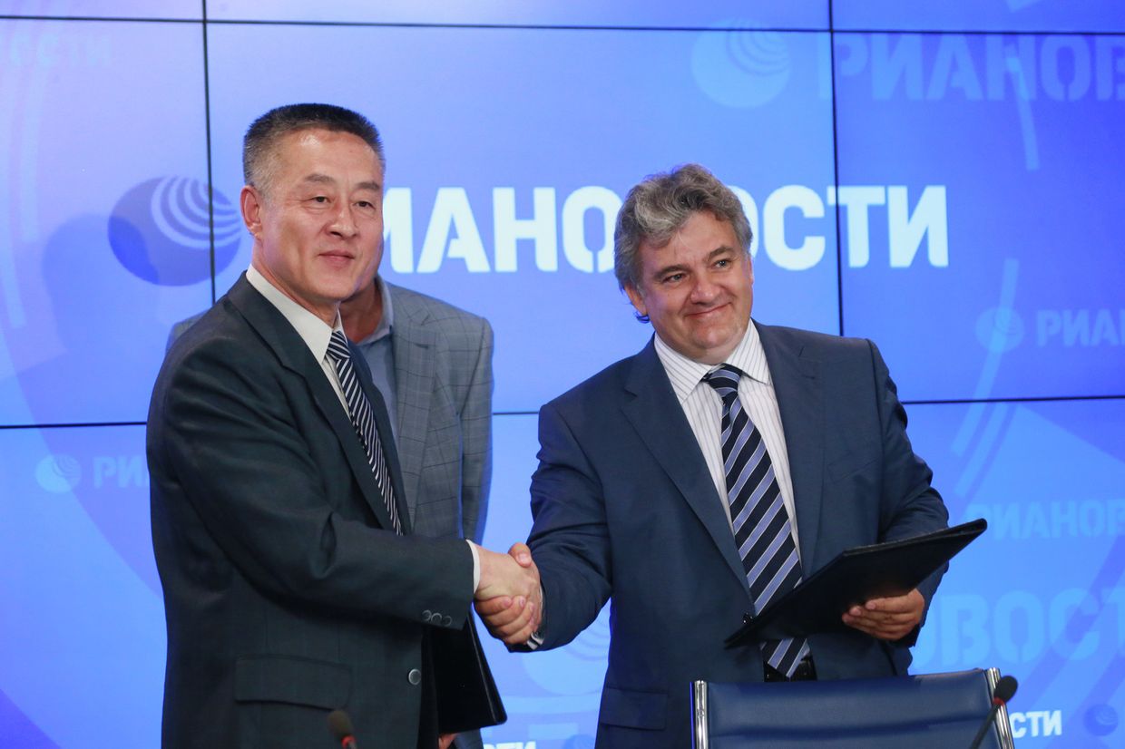 Российская компания SPB TV и китайское информационное агентство Синьхуа подписали официальный договор