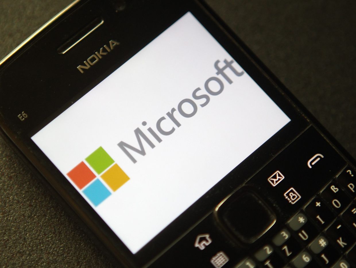 Логотип Microsoft на телефоне Nokia