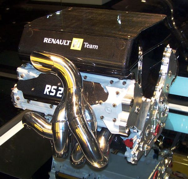 Двигатель автомобиля Формулы-1 Renault RS27