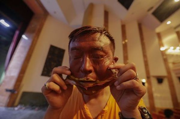 Китайский художник Лю Болинь 