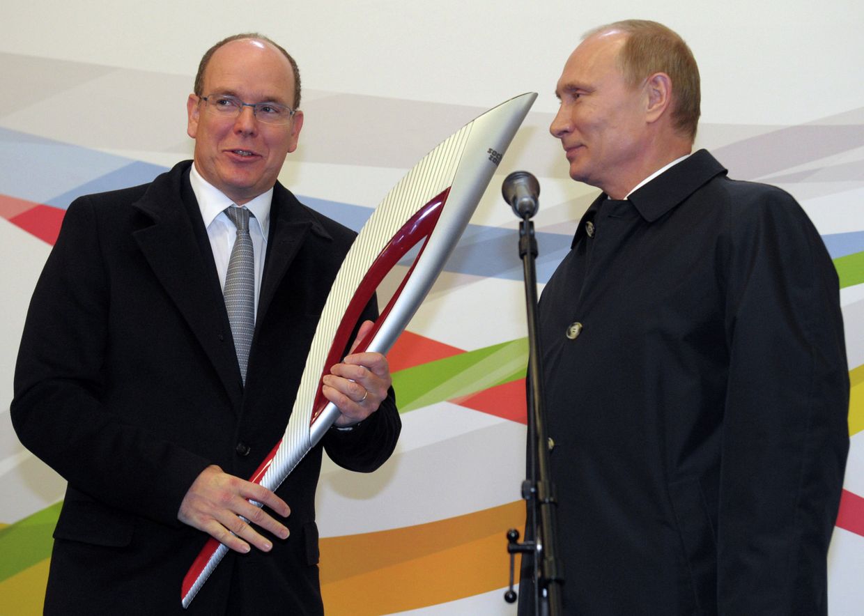 В.Путин и князь Монако Альбер II посетили выставку Олимпийских факелов