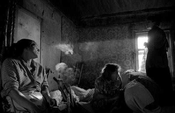Фотография из серии Цыгане. Г. Новосокольники, Псковская обл. 