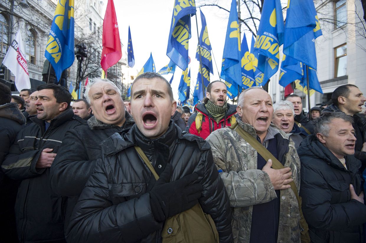 Пикет сторонников евроинтеграции Украины у здания Верховной Рады в Киеве