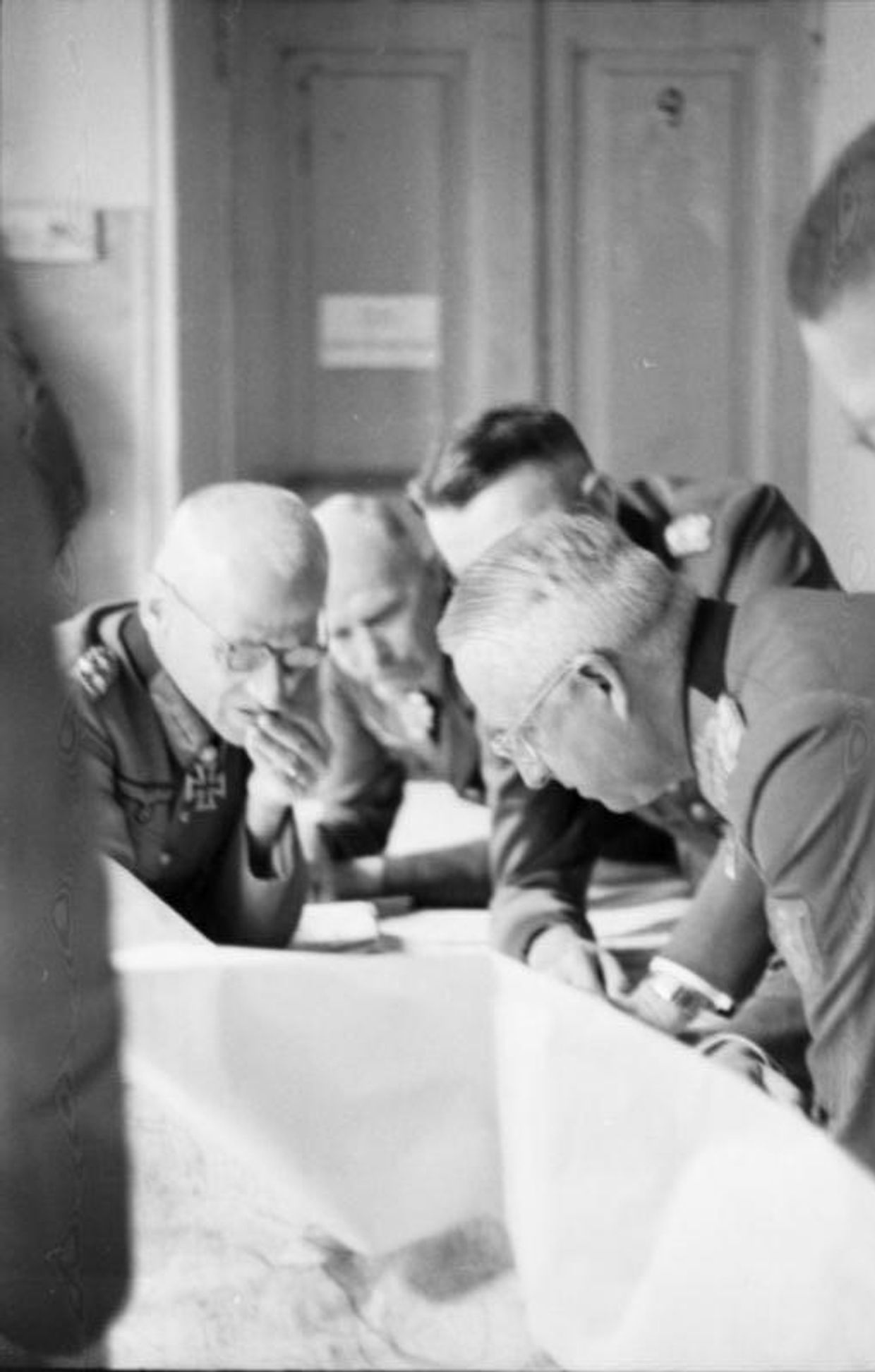 Эрих фон Манштейн в 1943 году на Украине