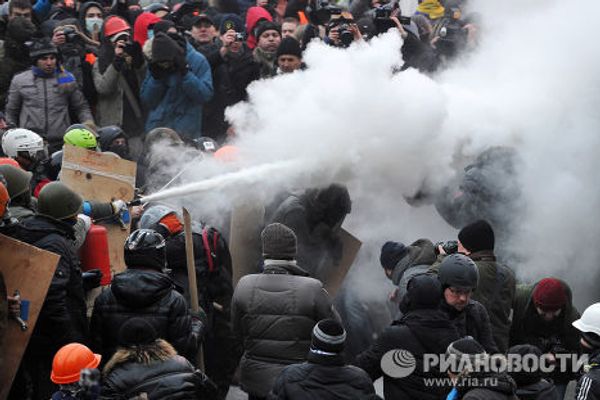 Противостояние между оппозицией и правоохранительными органами в Киеве