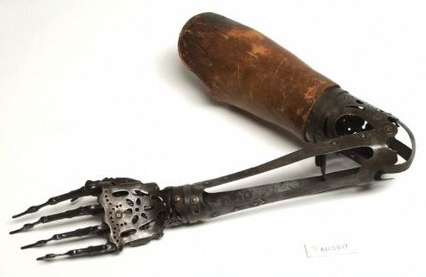 Протез руки, 1890 год