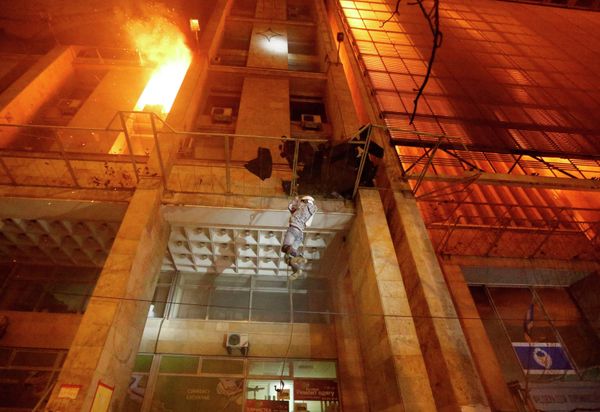Пожар в Доме профсоюзов в Киеве, фото с места события