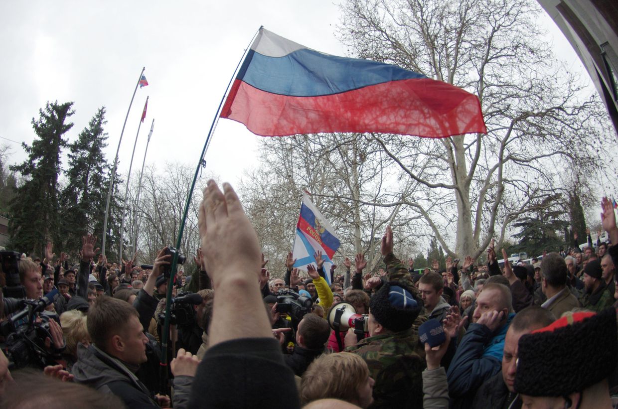 Митинг возле городской администрации Севастополя