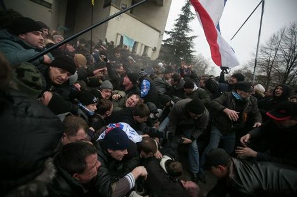 Митинги у здания Верховного совета Крыма