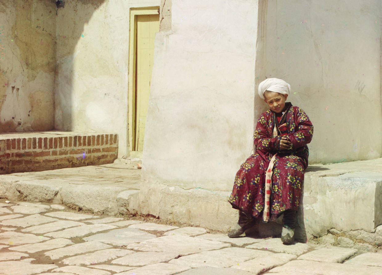 Двор мечети Тилля-Кари, около 1910, фотография С. М. Прокудина-Горского