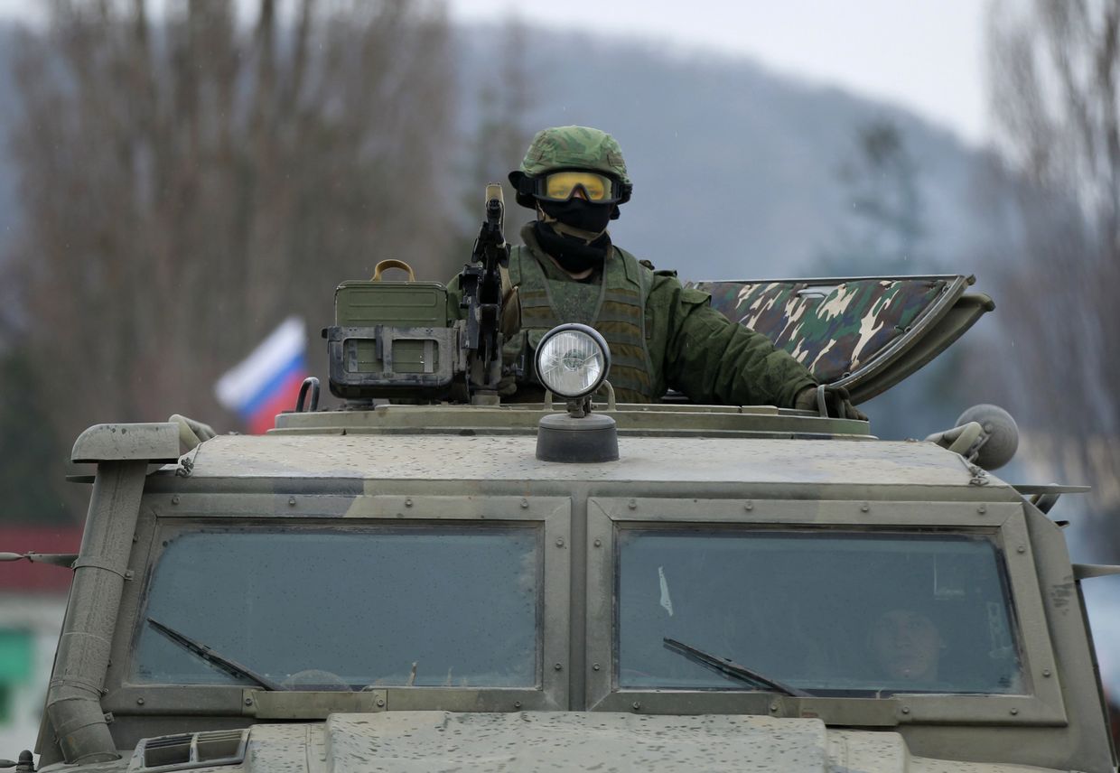 Предположительно российский военнослужащий недалеко от Симферополя