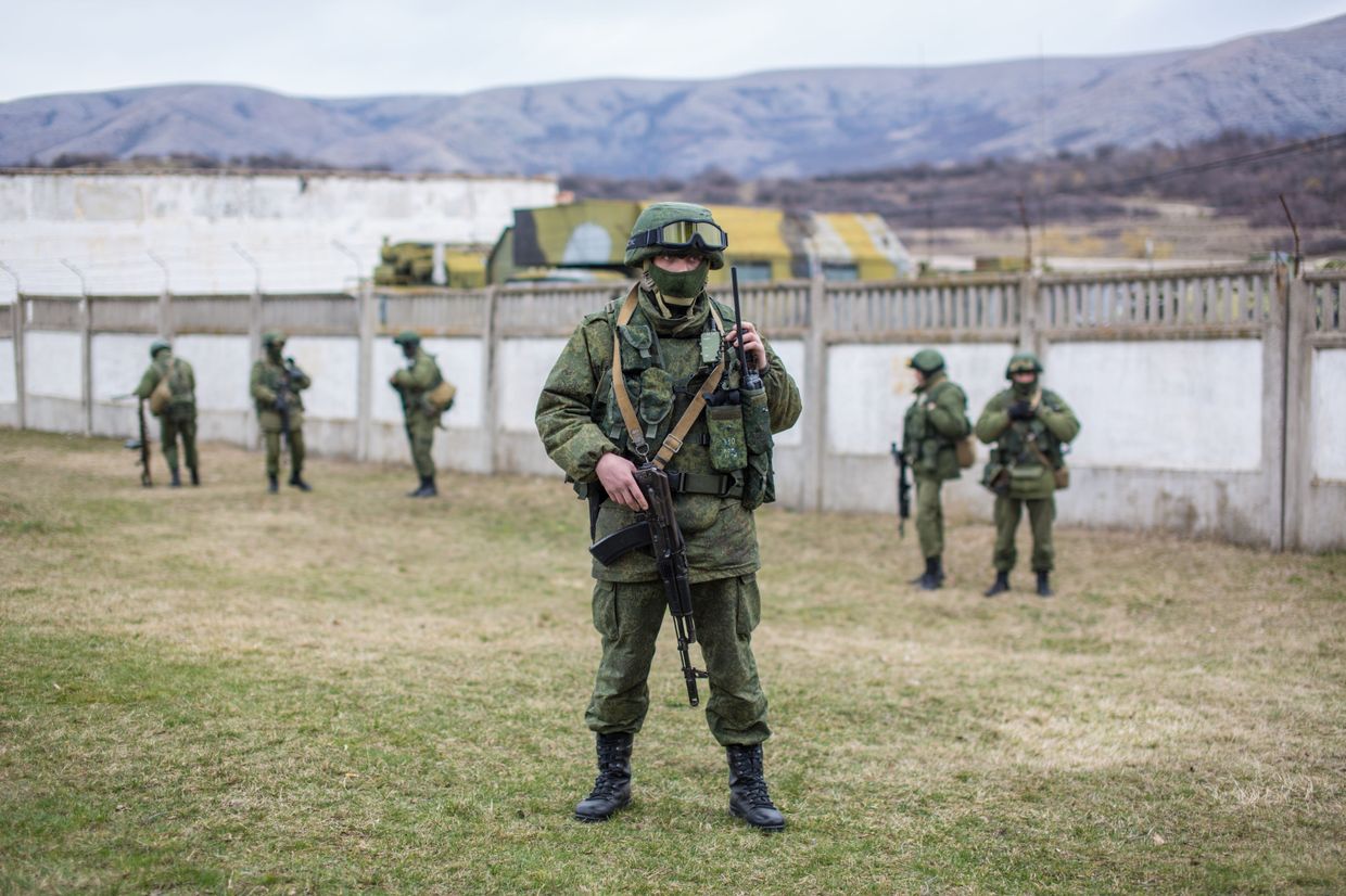 Ситуация у военной базы в селе Перевальное