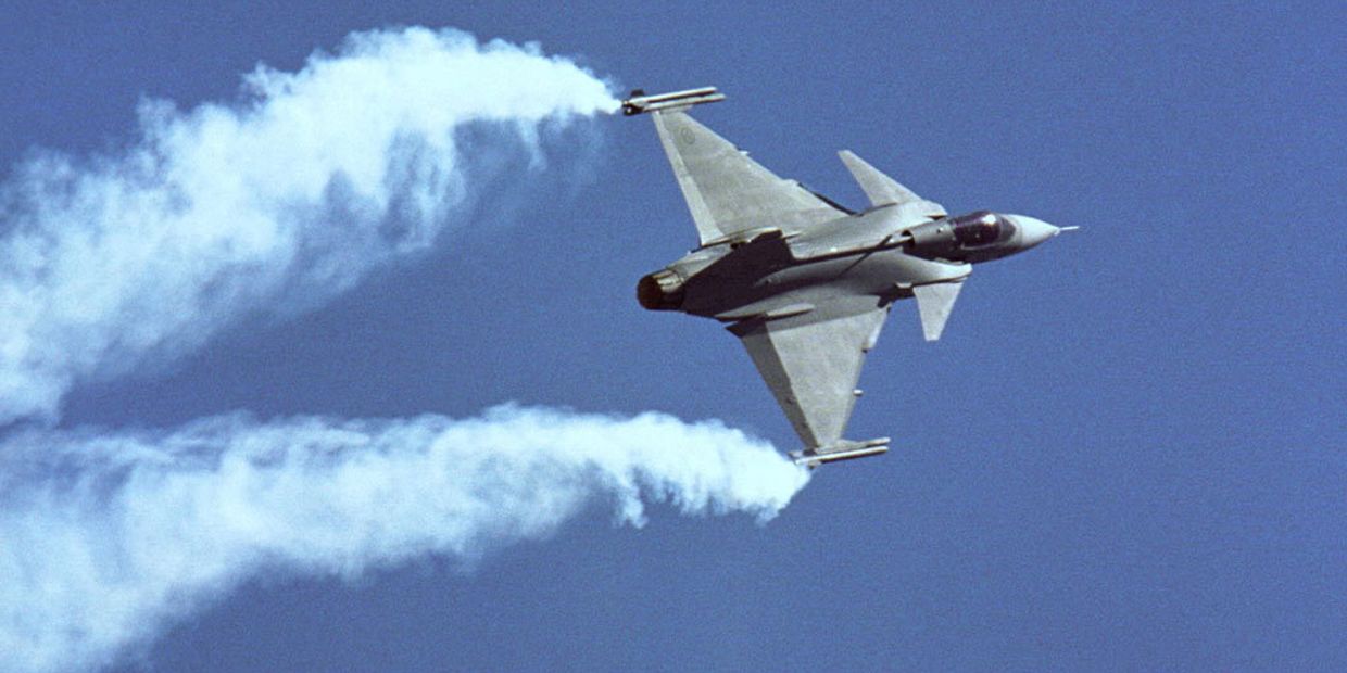 Шведский истребитель Saab JAS-39 Gripen Шведский истребитель Saab JAS-39 Gripen
