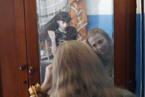 Ученицы кадетской школы имени генерала Ермолова во время двухдневных полевых учений