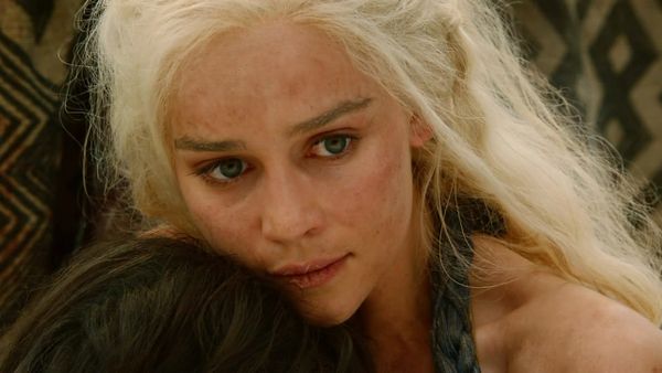 Эмилия Кларк в роли Дэйнерис Таргариен в сериале «Игра престолов»