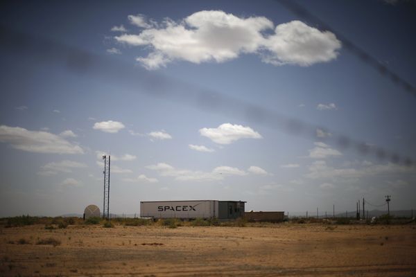 Грузовой контейнер Space X на территории космопорта «Америка»
