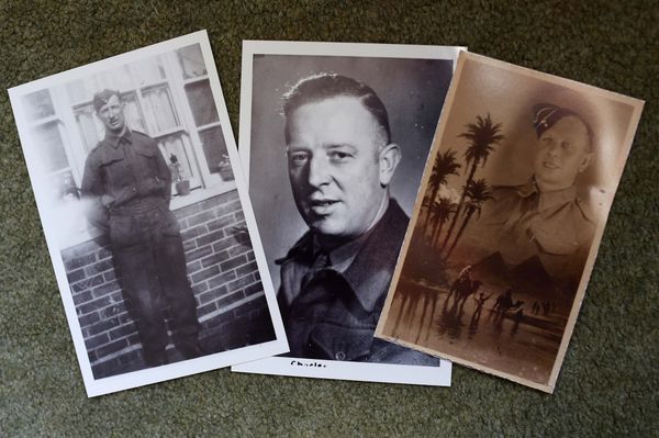 Фотографии братьев Сесиля, Чарли и Кортни Ньюис, прошедших Вторую мировую войну и вернувшихся в дважды благословенную деревню Стоклинч