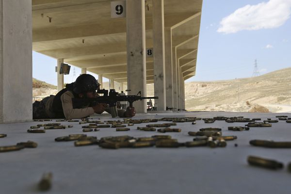 Участник из Иордании на 6-х ежегодных соревнованиях военных подразделений под эгидой короля Иордании Абдаллы II