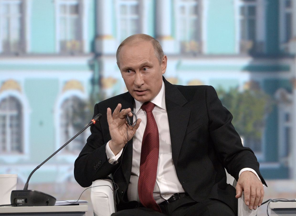 В.Путин принимает участие в работе ПМЭФ в Санкт-Петербурге