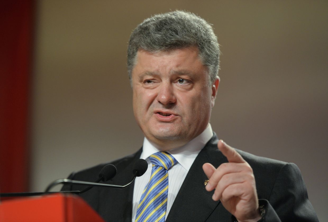Петр Порошенко на пресс-конференции в своем избирательном штабе после окончания голосования