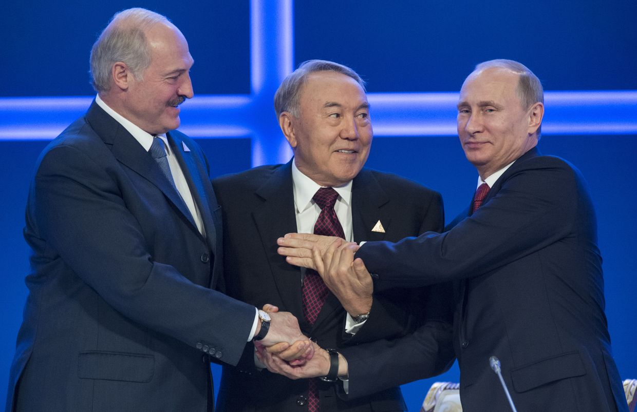 Владимир Путин, Нурсултан Назарбаев и Александр Лукашенко после заседания Высшего Евразийского экономического совета