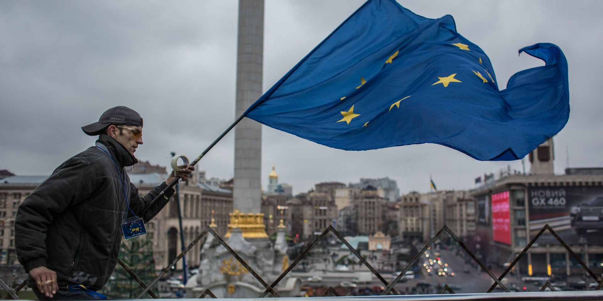 Участник акции в поддержку евроинтеграции Украины на площади Независимости в Киеве - ИноСМИ, 1920, 18.09.2025