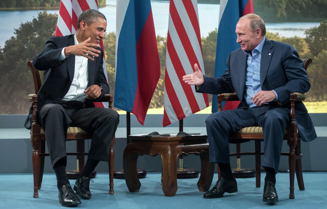 Президент России Владимир Путин (справа) и президент США Барак Обама