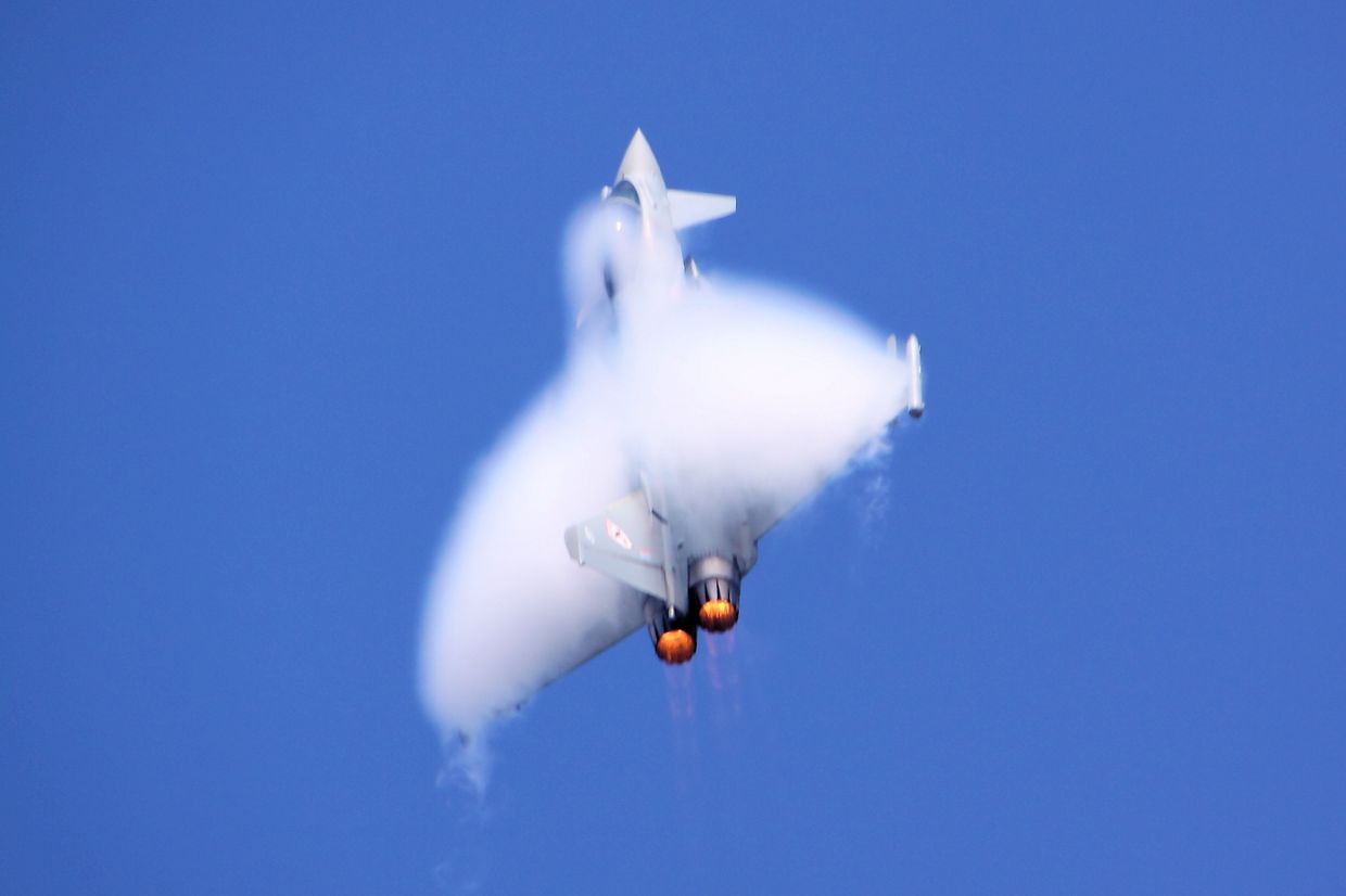 Европейский истребитель Eurofighter Typhoon Европейский истребитель Eurofighter Typhoon