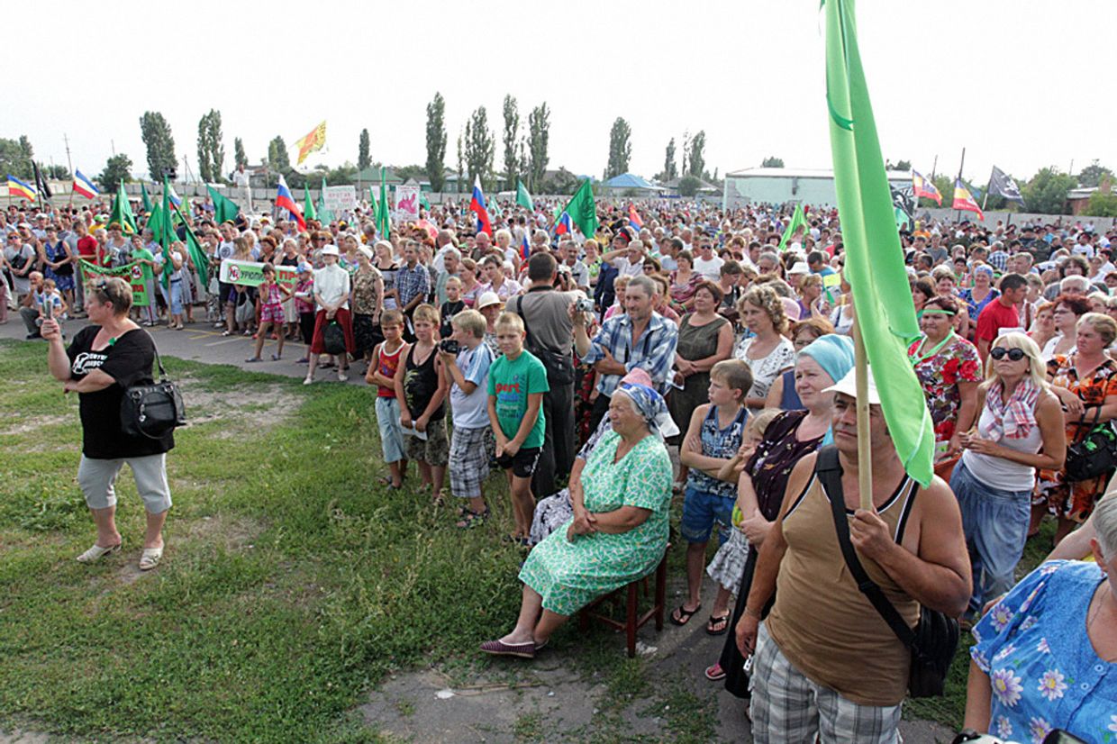 Митинг против добычи цветных металлов в Черноземье в городе Новохоперск