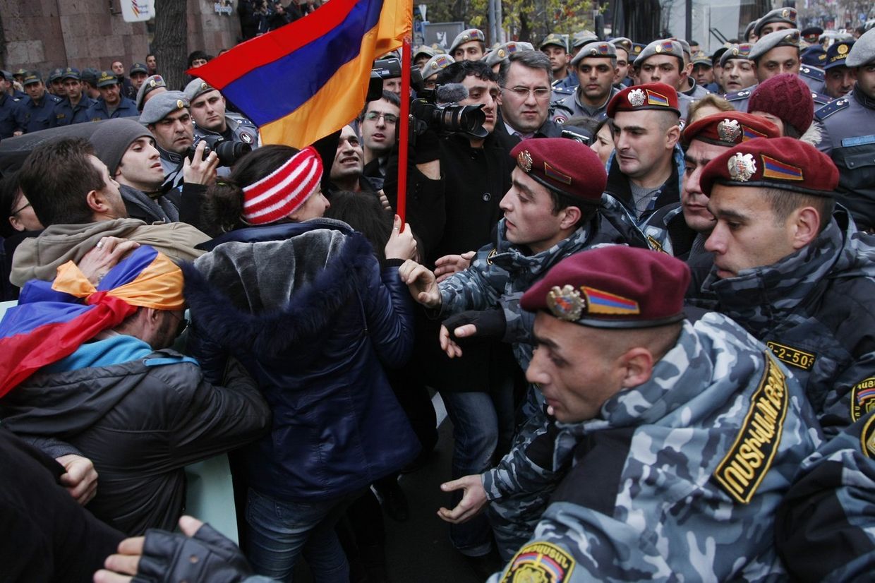 Протесты против вступления Армении в Таможенный союз в Ереване Протесты против вступления Армении в Таможенный союз в Ереване