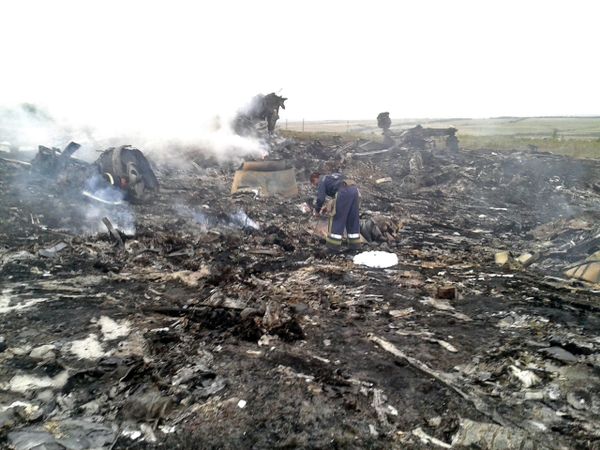 На месте крушения Boeing 777 компании Malaysia Airlines