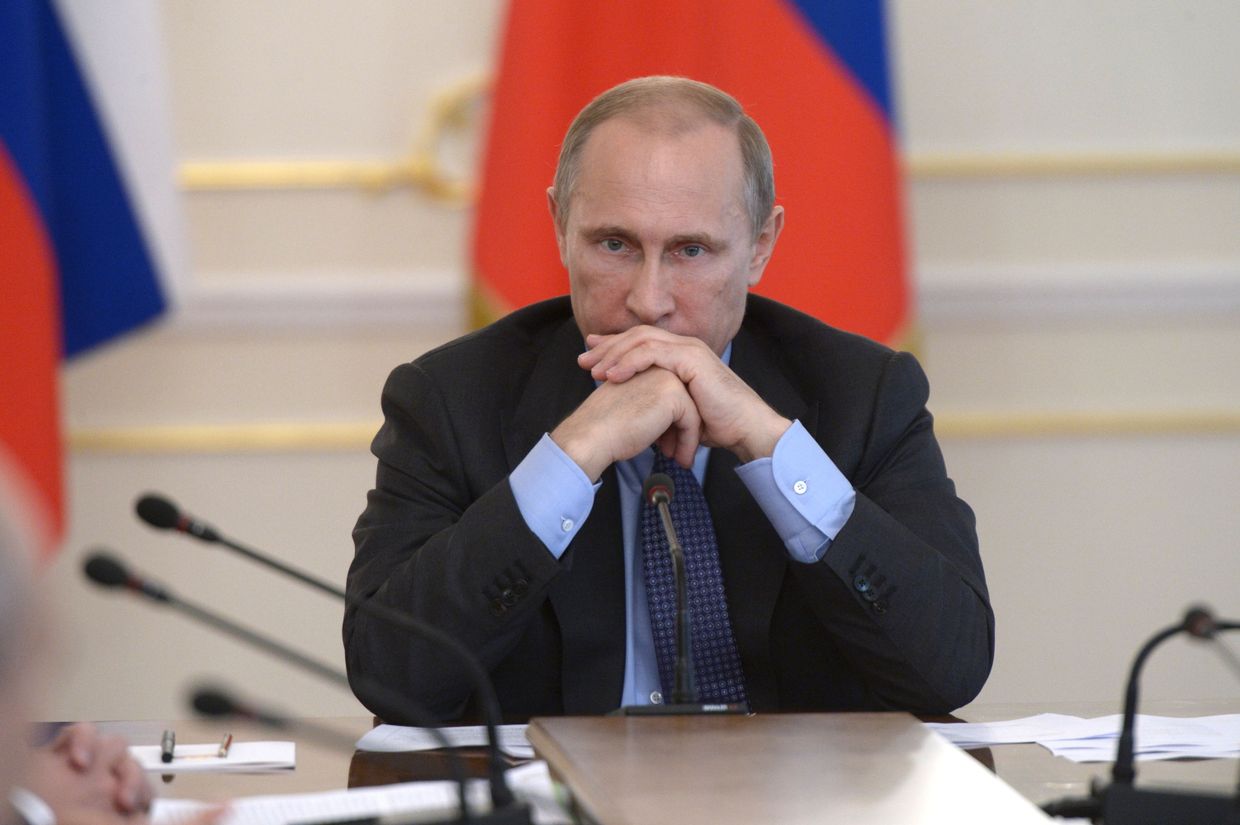 Владимир Путин на совещании с членами правительства РФ