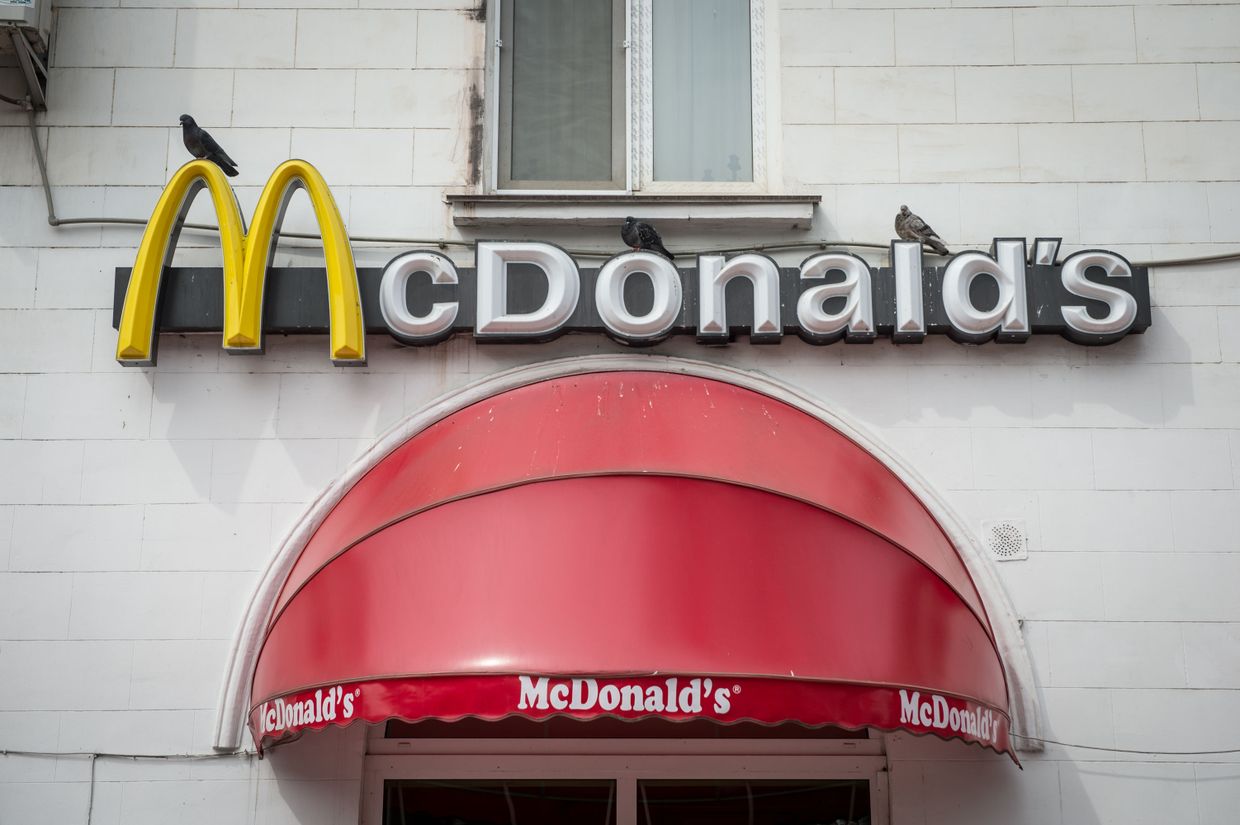 Сеть ресторанов быстрого питания McDonald’s приостановила работу в Крыму