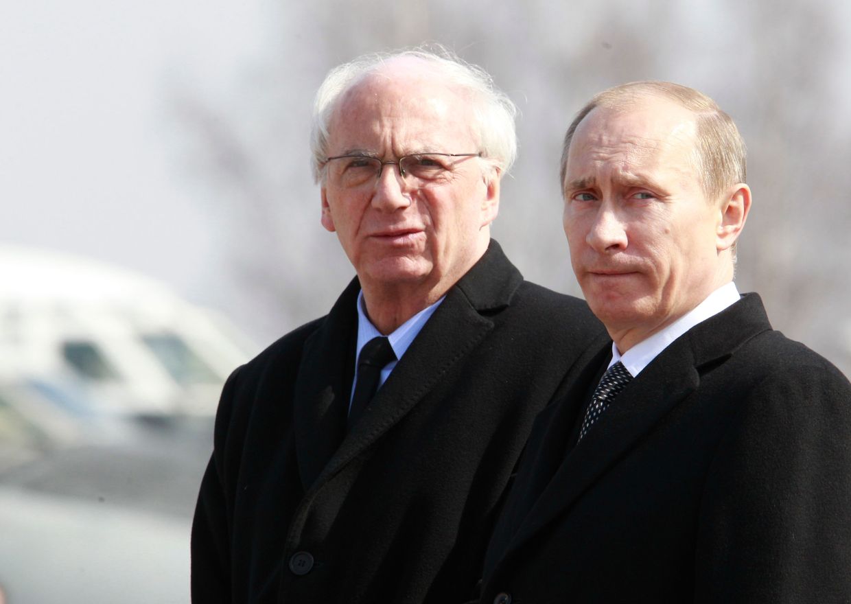 Премьер-министр РФ Владимир Путин на церемонии прощания с президентом Польши, погибшим в авиакатастрофе