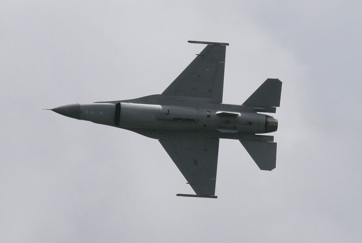 Истребитель F-16