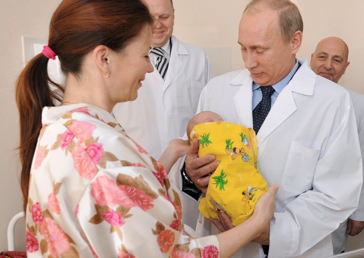 Рабочая поездка премьер-министра РФ В.Путина в Северо-Западный федеральный округ