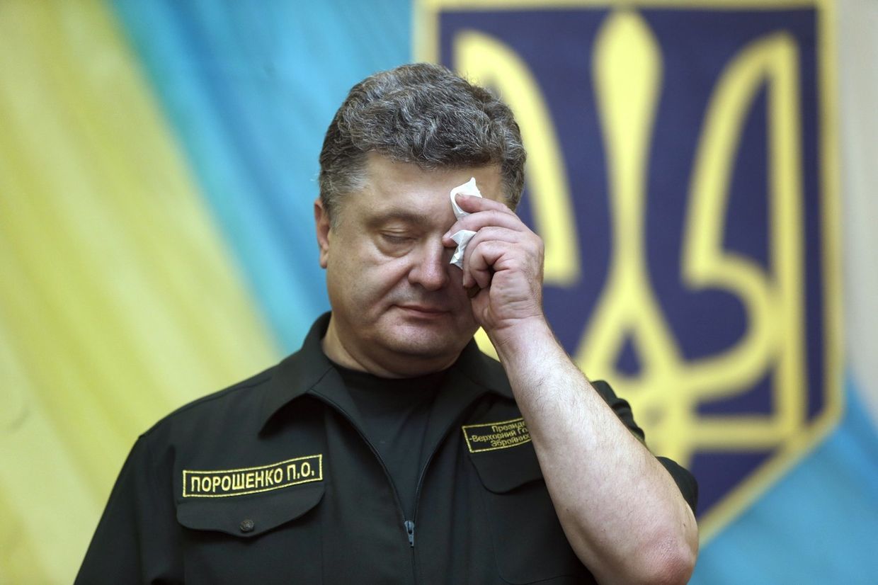 Президент Украины Петр Порошенко на пресс-конференции в Мариуполе