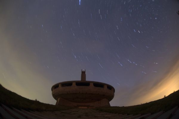 Дом-памятник Болгарской коммунистической партии на вершине горы Бузлуджа