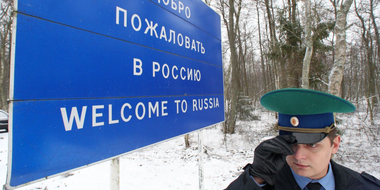 Работа пограничной заставы на российско-литовской границе в поселке Рыбачий Калининградской области