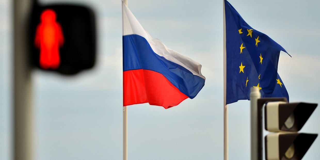 Флаги России и ЕС